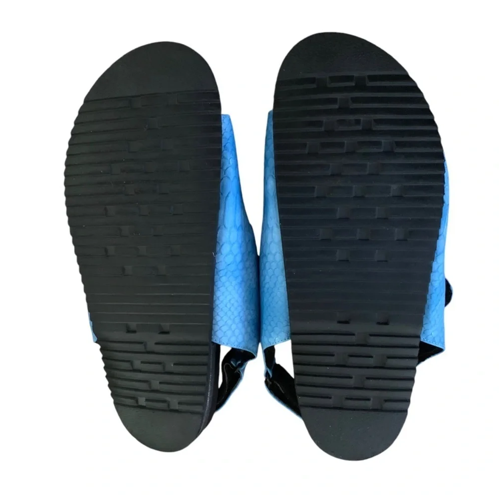 Roam Snake Embossed Touch Strap Sandals Blue Sz 10/40